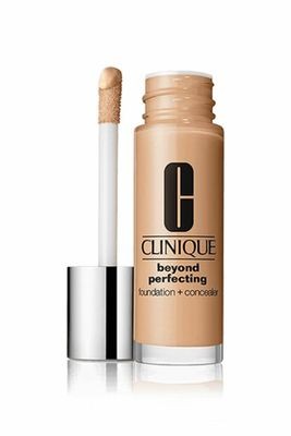 Clinique Beyond Perfecting Fondöten 07 Cream Chamois